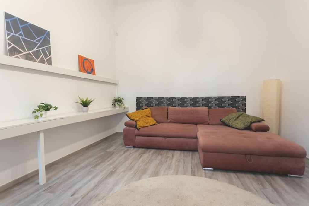 Central Bliss Bright City Haven Apartment *